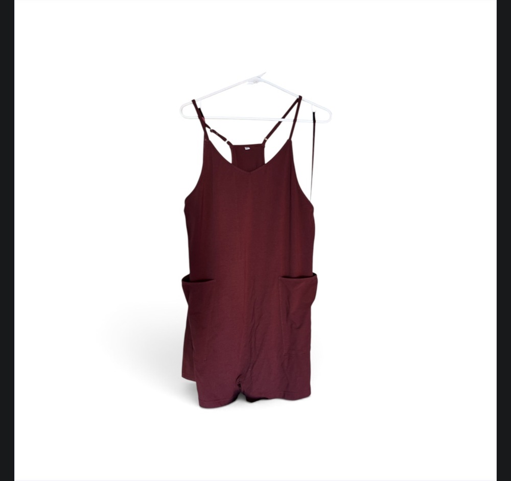 Women's Burgundy Sleeveless Romper Jumpsuit Size L Adjustable Straps Pockets